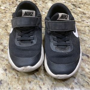 Nike boy size 11